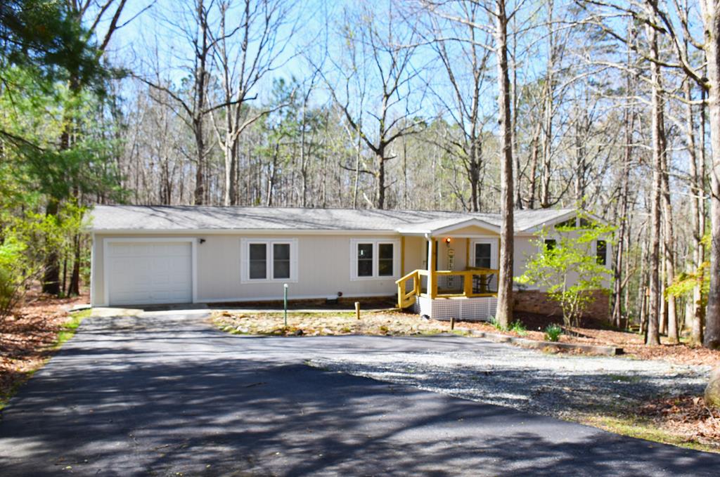 611 Lakeside Drive