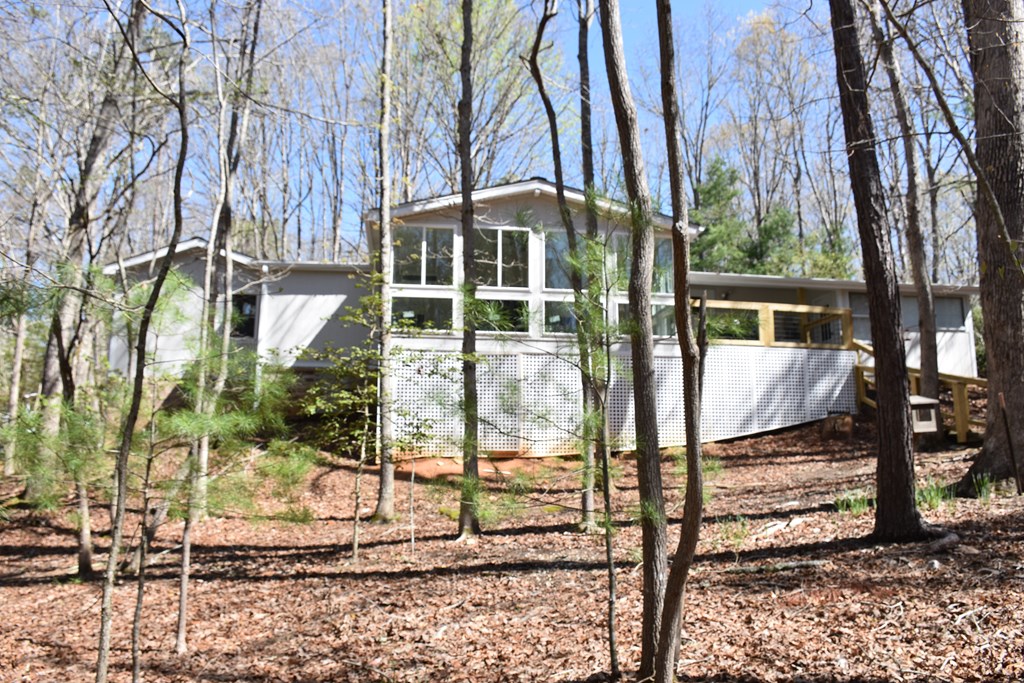 611 Lakeside Drive