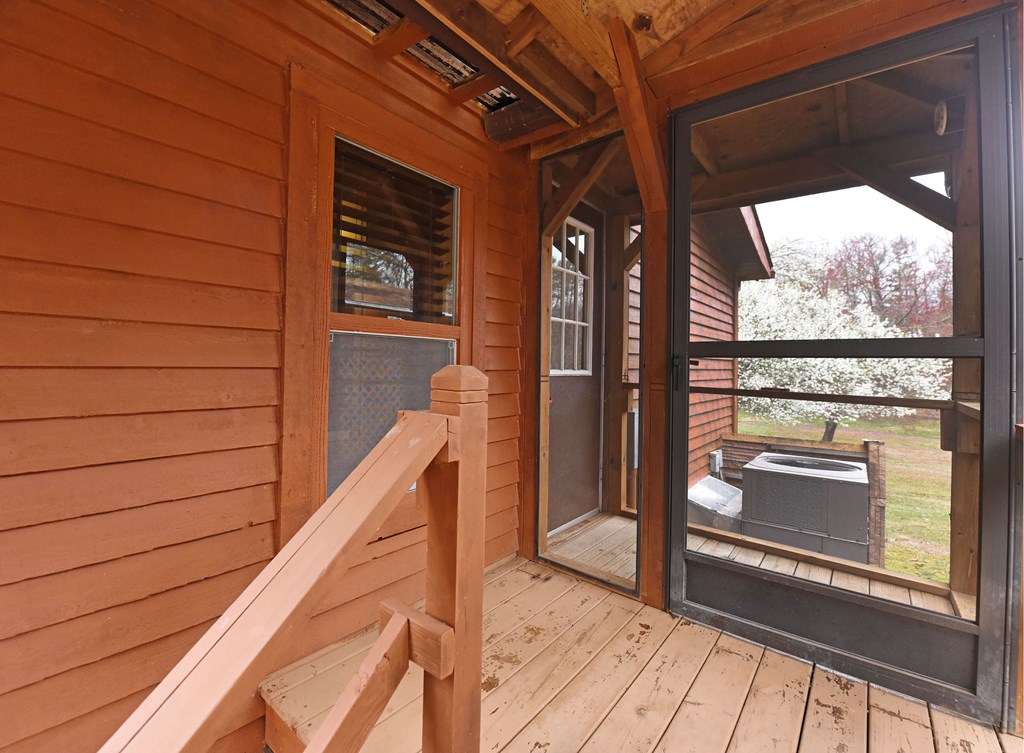 1844 Whispering Pines