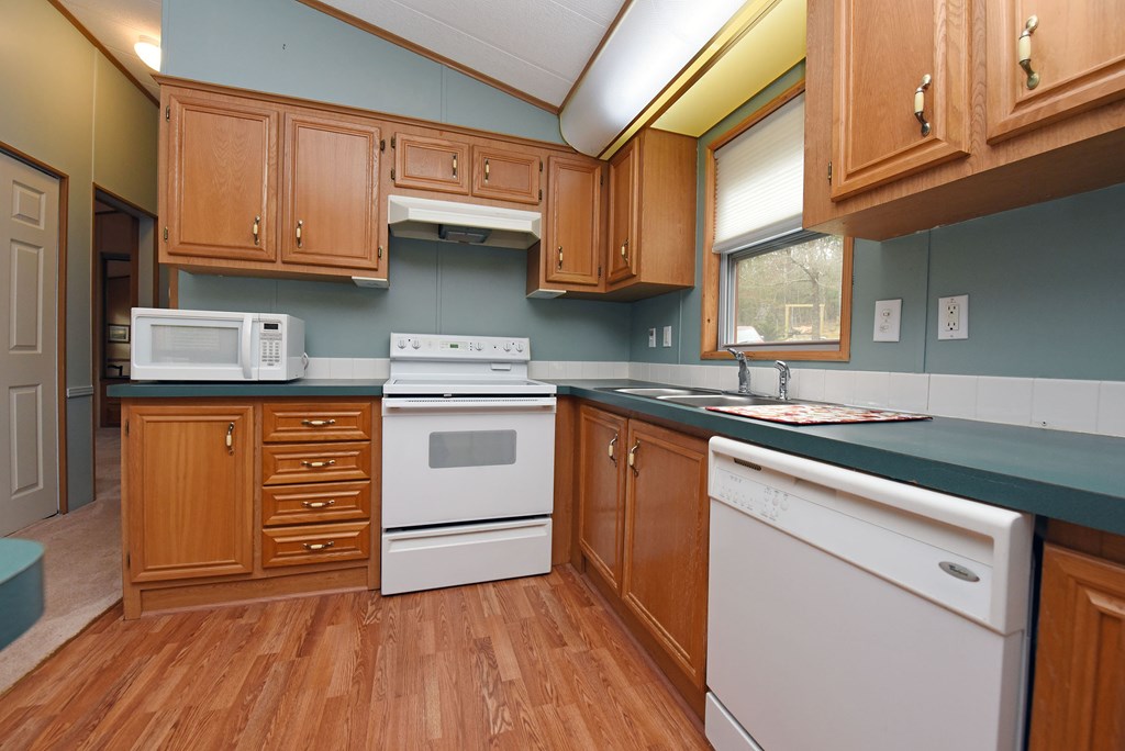 1844 Whispering Pines