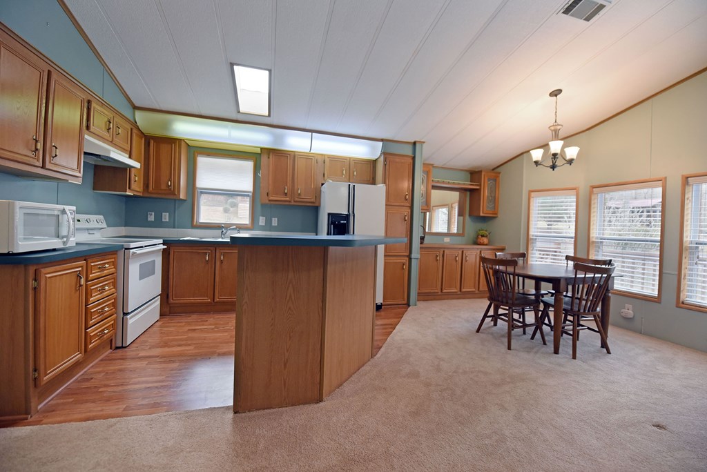 1844 Whispering Pines