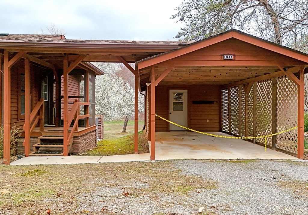 1844 Whispering Pines