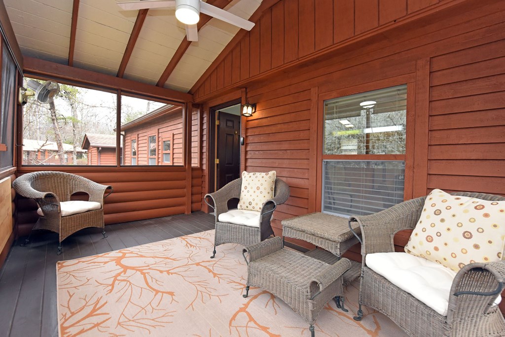 1844 Whispering Pines