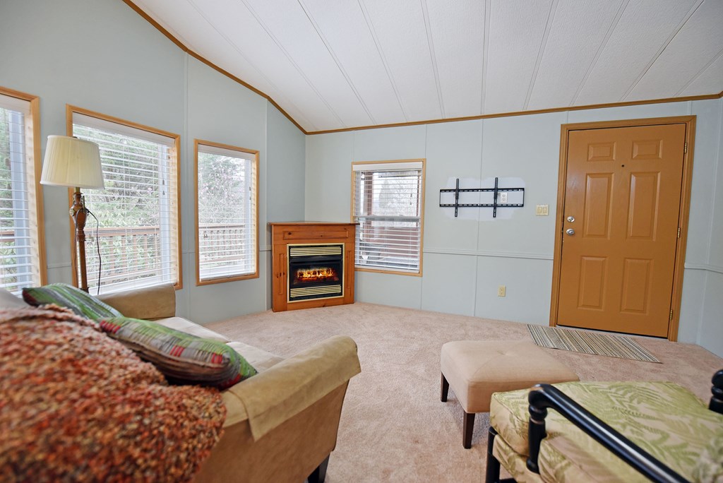 1844 Whispering Pines