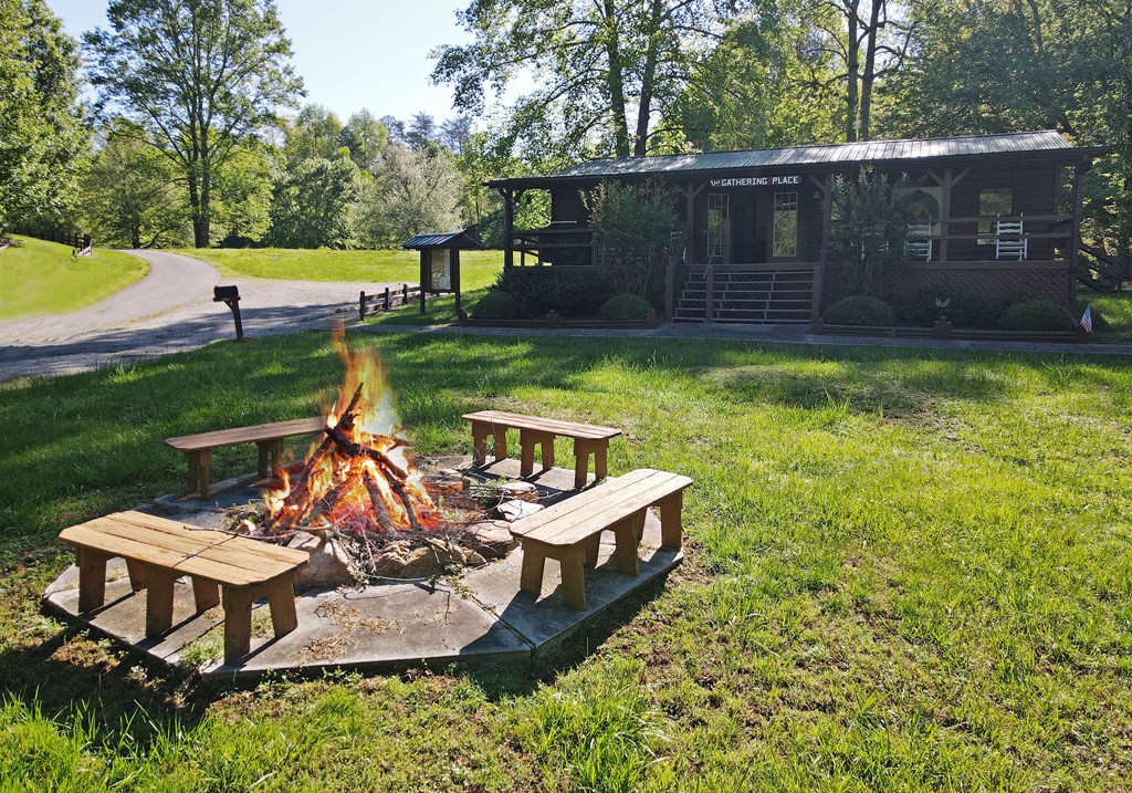1844 Whispering Pines
