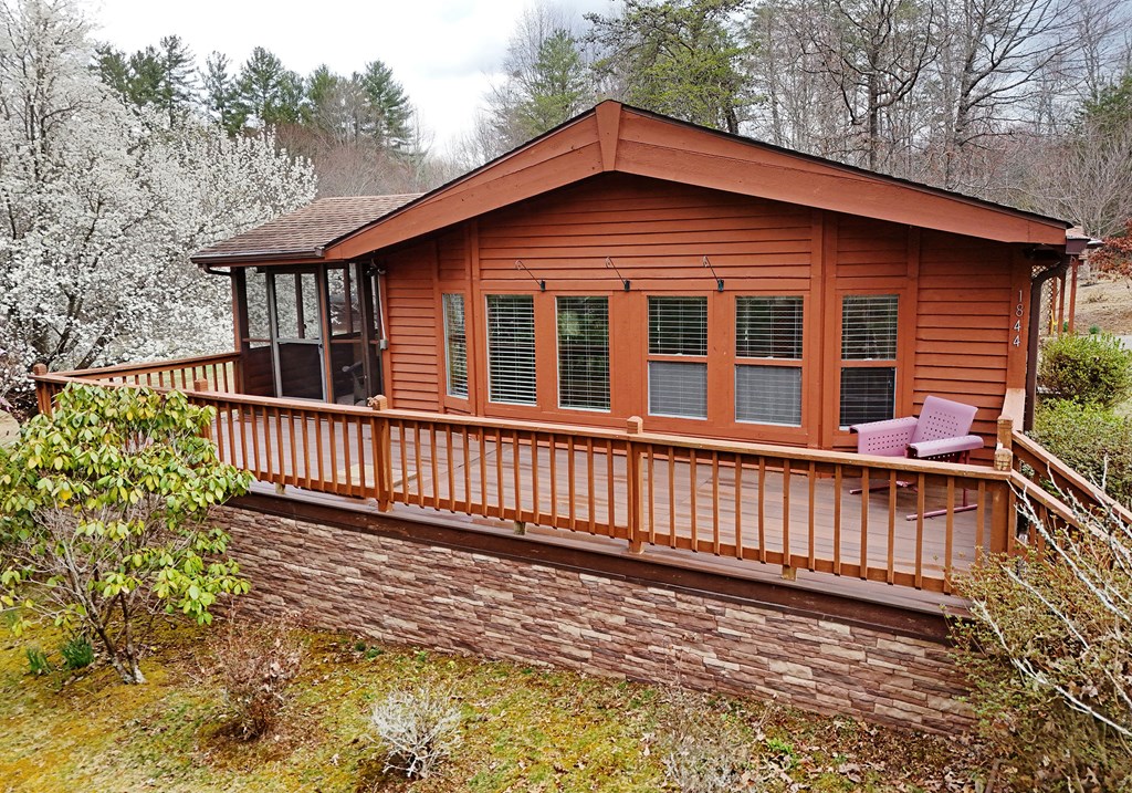 1844 Whispering Pines