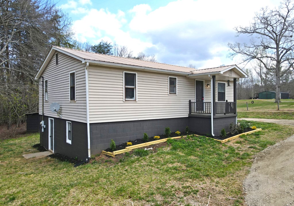 1093 Old Wolf Creek Road