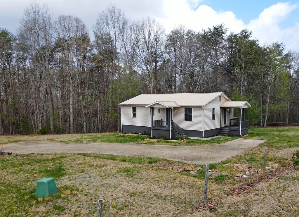 1093 Old Wolf Creek Road