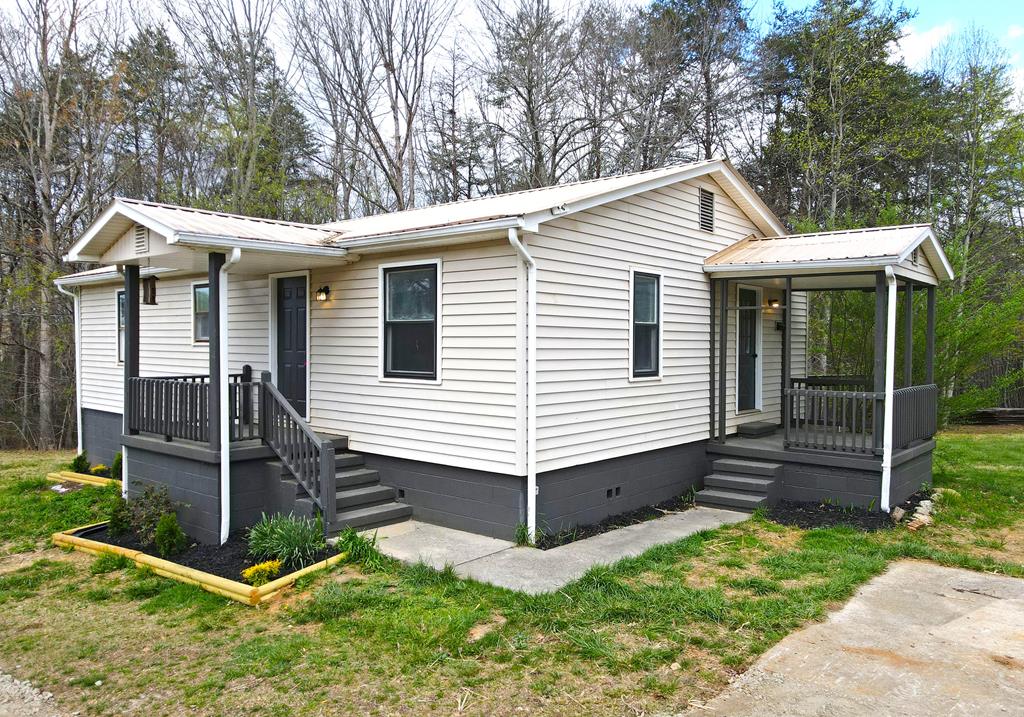1093 Old Wolf Creek Road