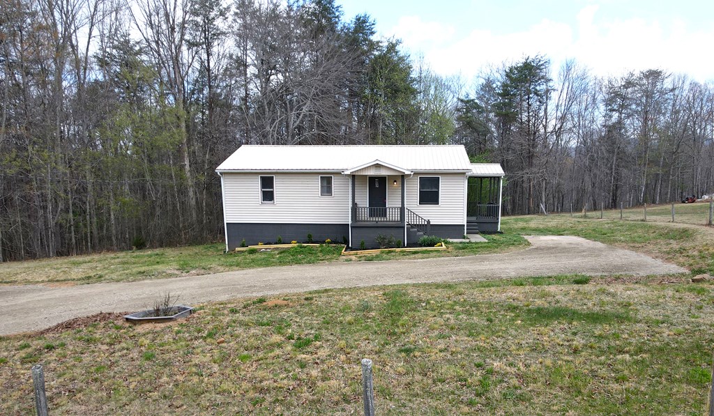 1093 Old Wolf Creek Road