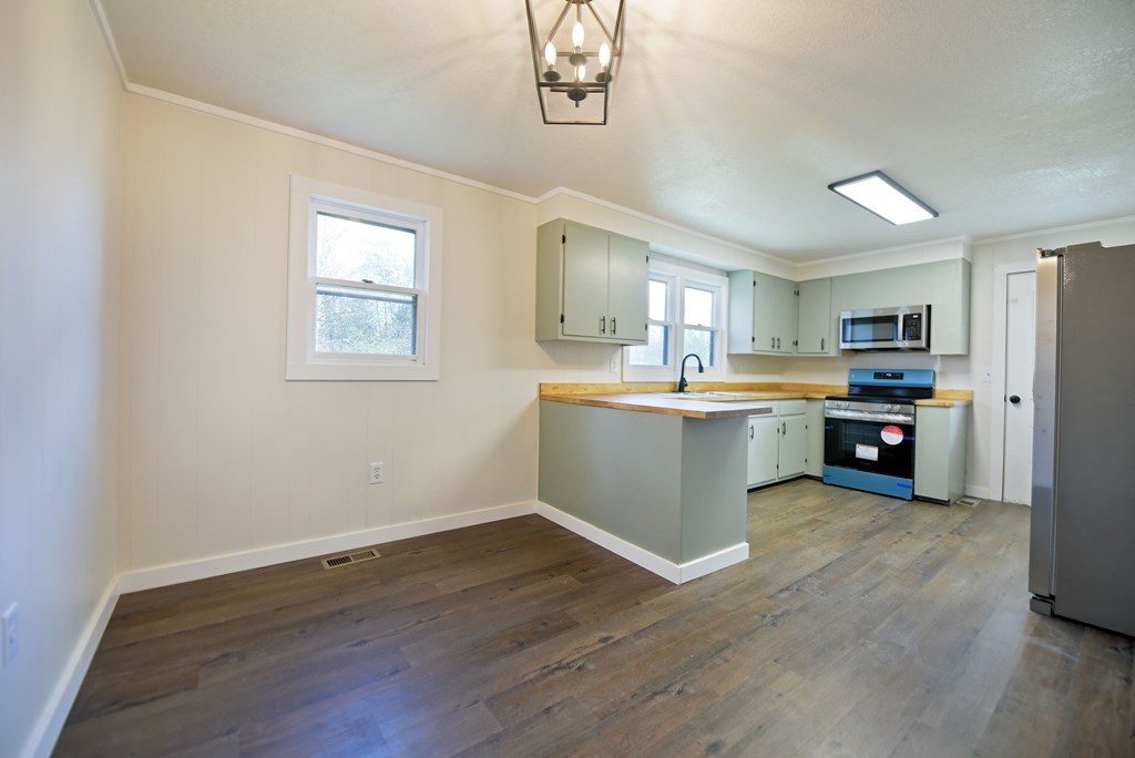 1093 Old Wolf Creek Road