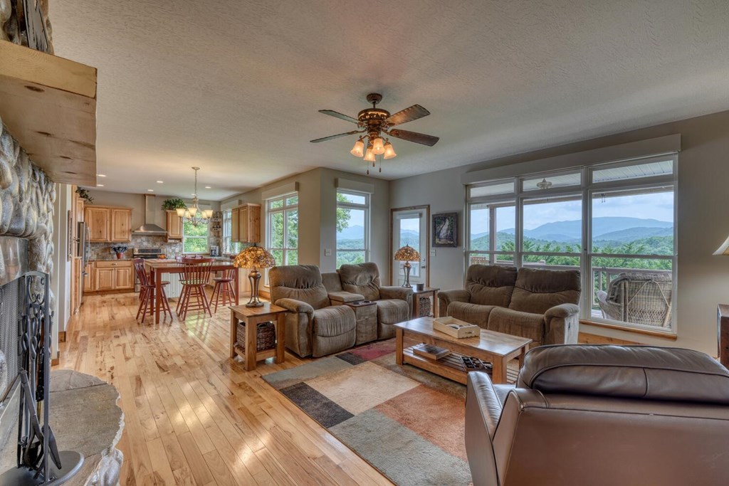 7 Kadens Cove