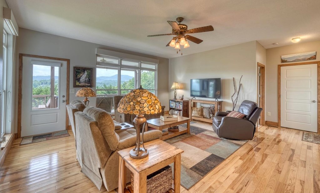 7 Kadens Cove