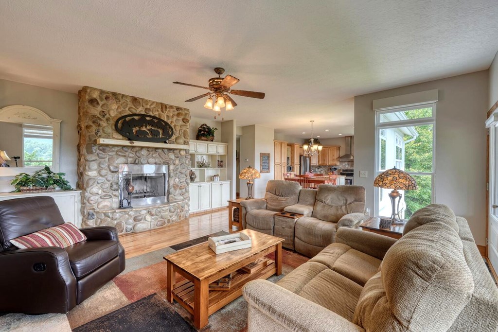 7 Kadens Cove