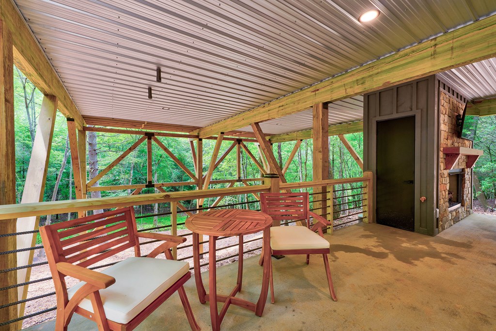 60 Bridle Path