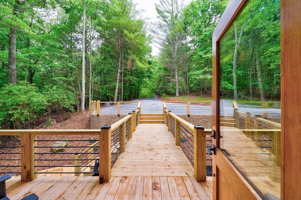60 Bridle Path