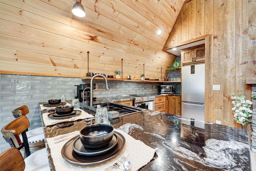 60 Bridle Path
