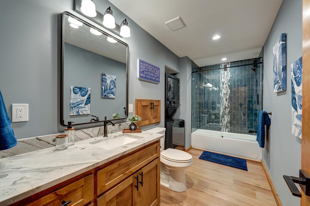 60 Bridle Path