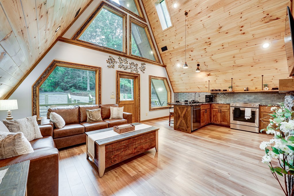 60 Bridle Path