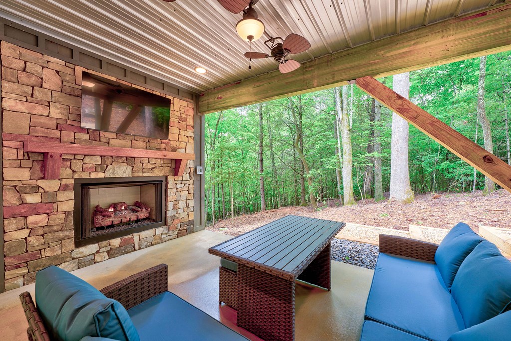 60 Bridle Path
