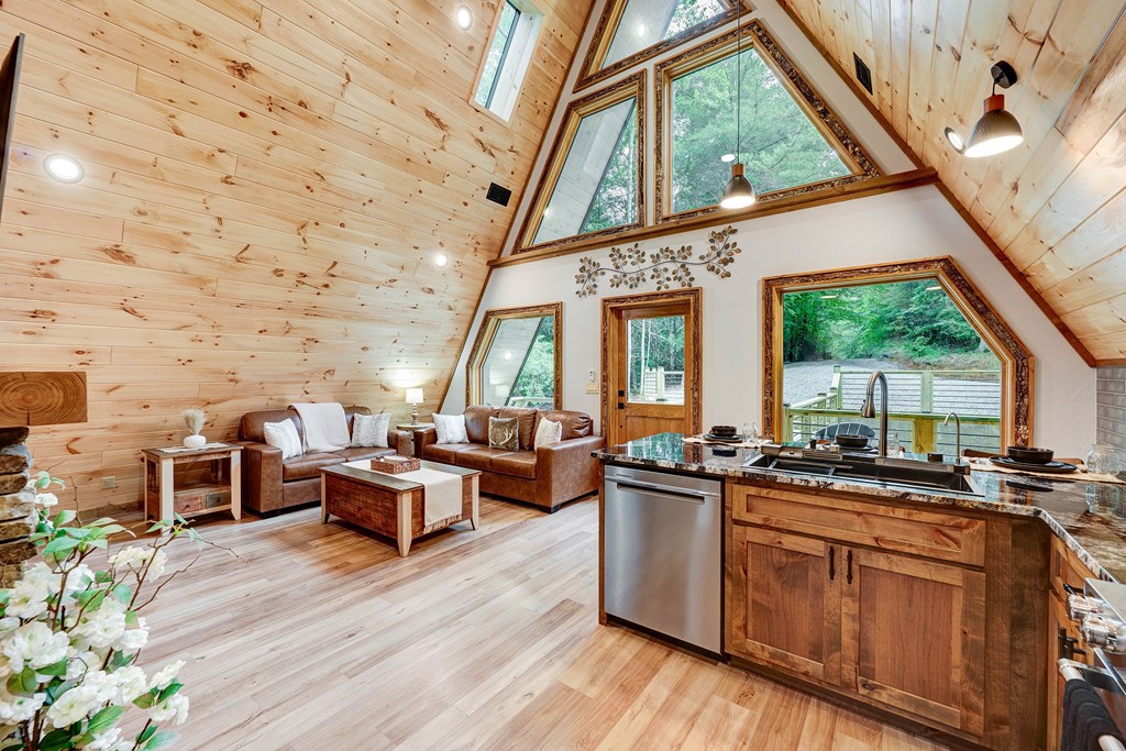 60 Bridle Path