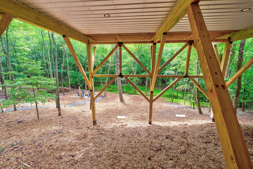 60 Bridle Path
