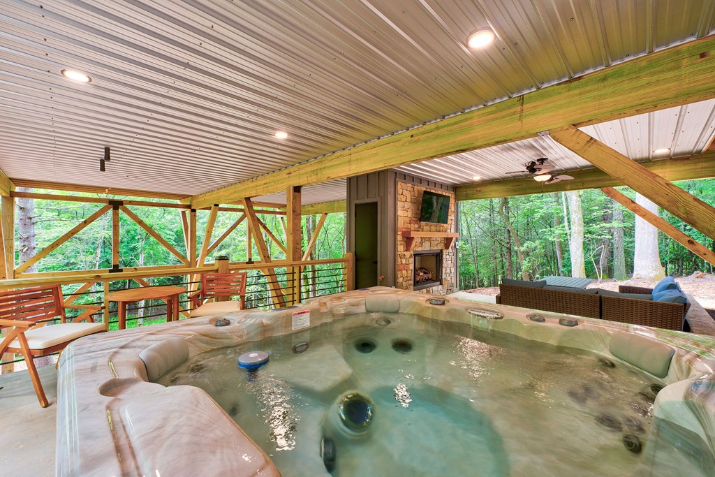 60 Bridle Path