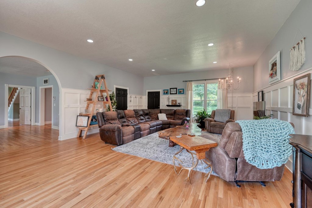 1007 Valley River Avenue
