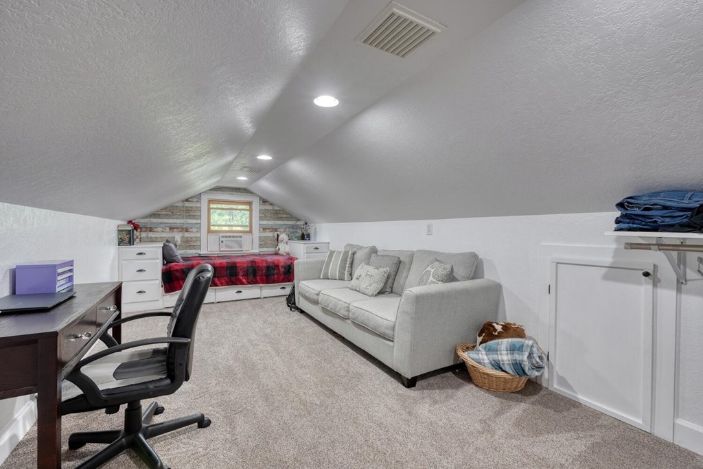 1007 Valley River Avenue