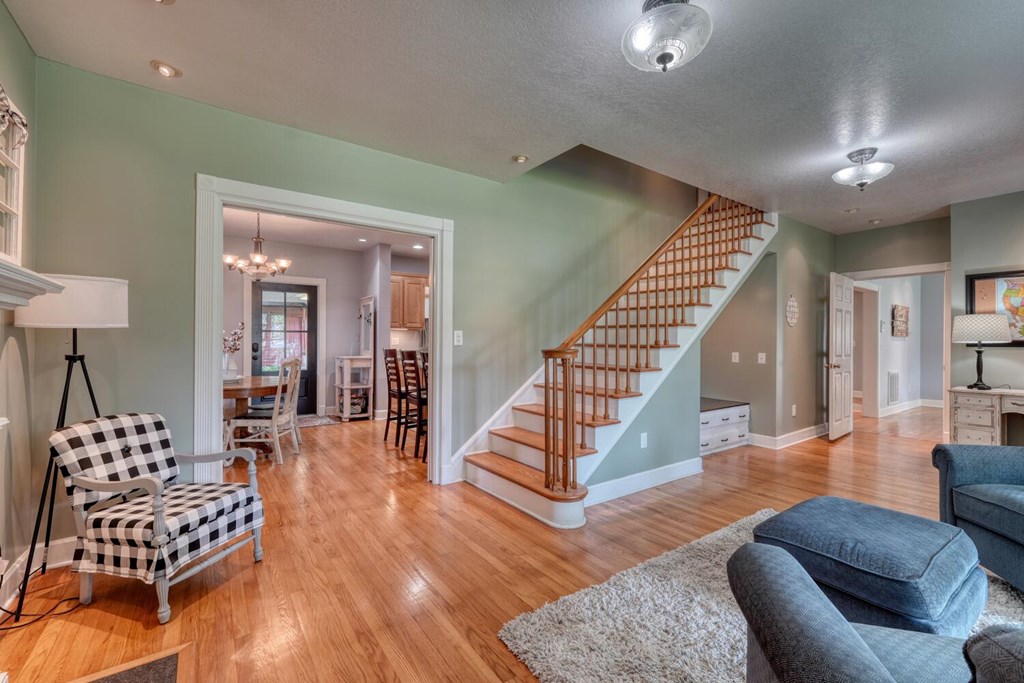 1007 Valley River Avenue