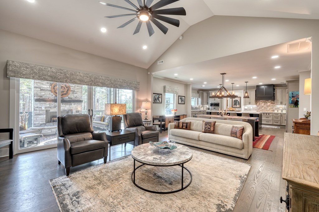 284 Eastridge Court