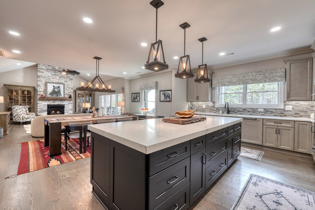 284 Eastridge Court