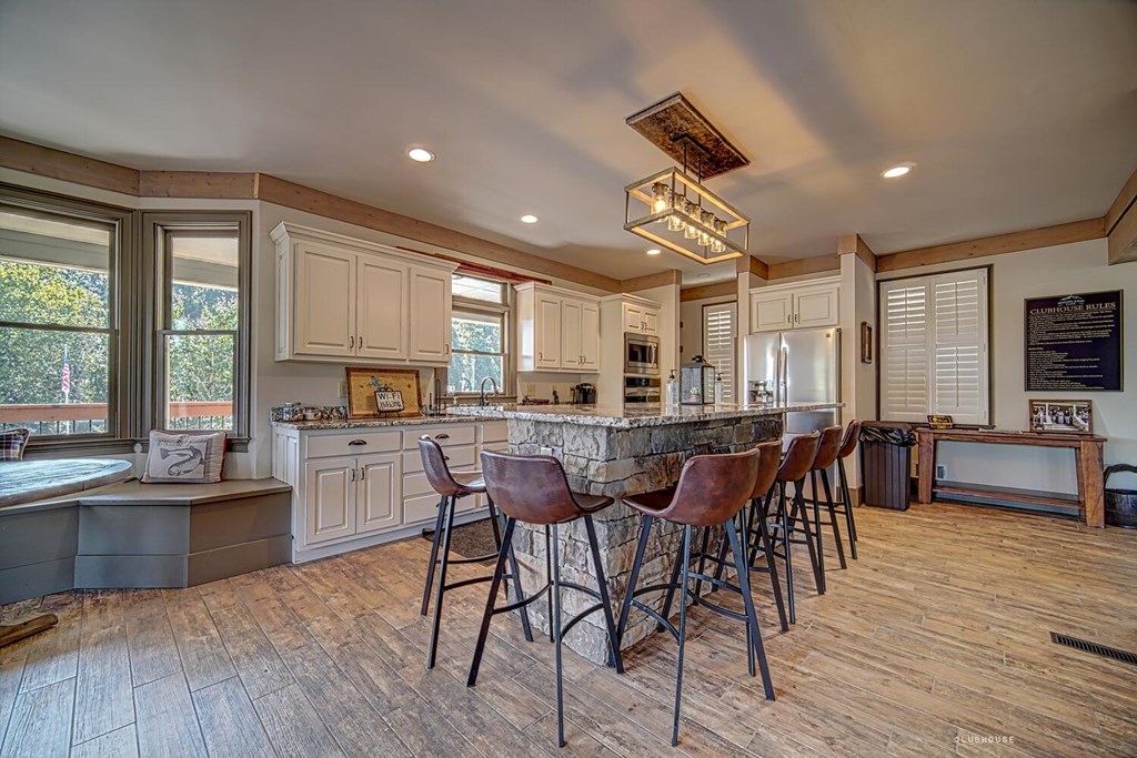 284 Eastridge Court