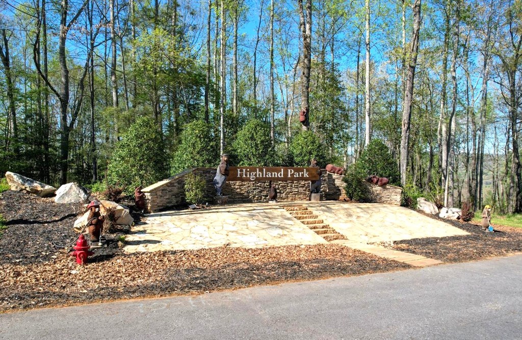 284 Eastridge Court