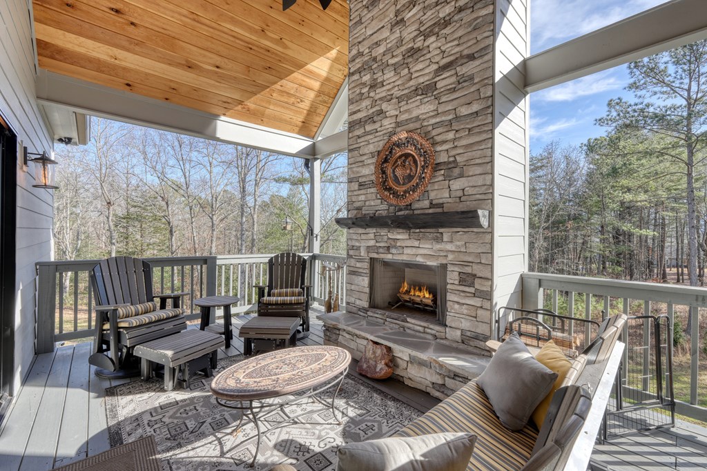 284 Eastridge Court