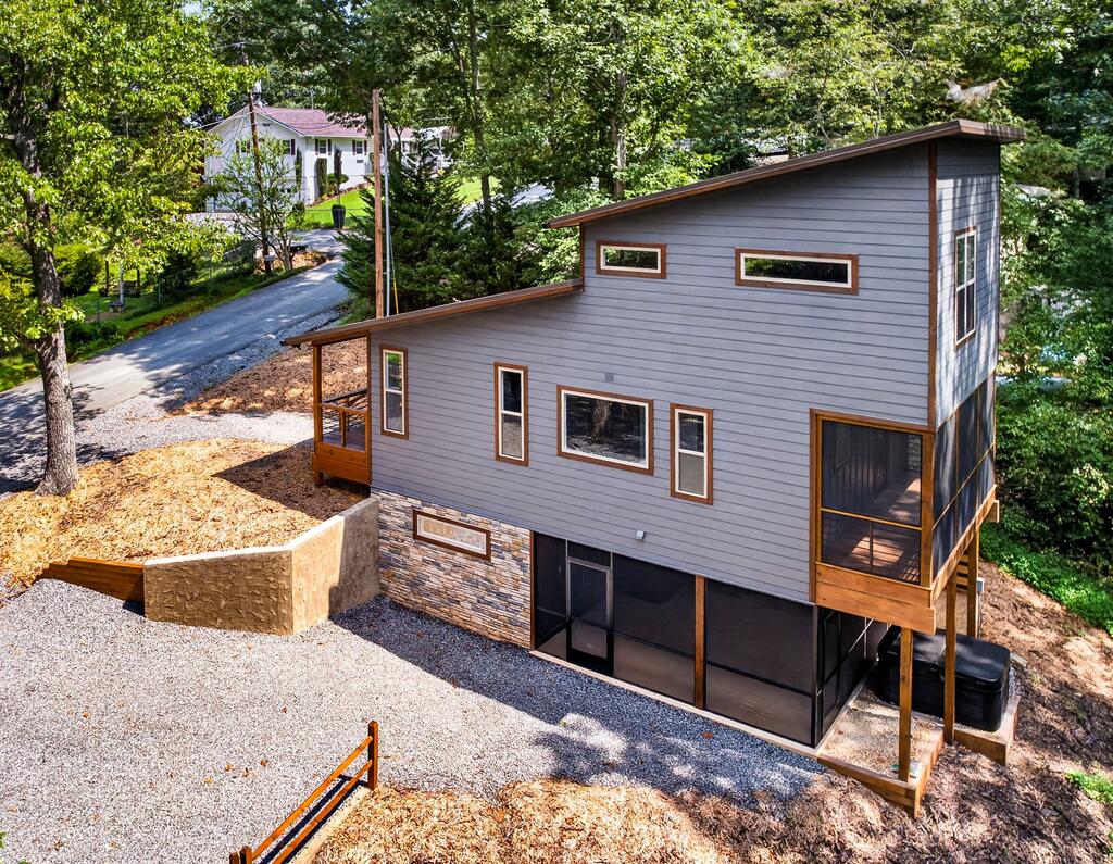 287 Lakeview Circle