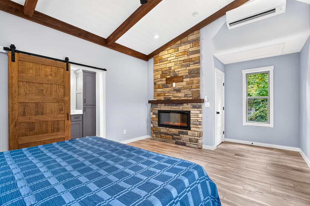 287 Lakeview Circle