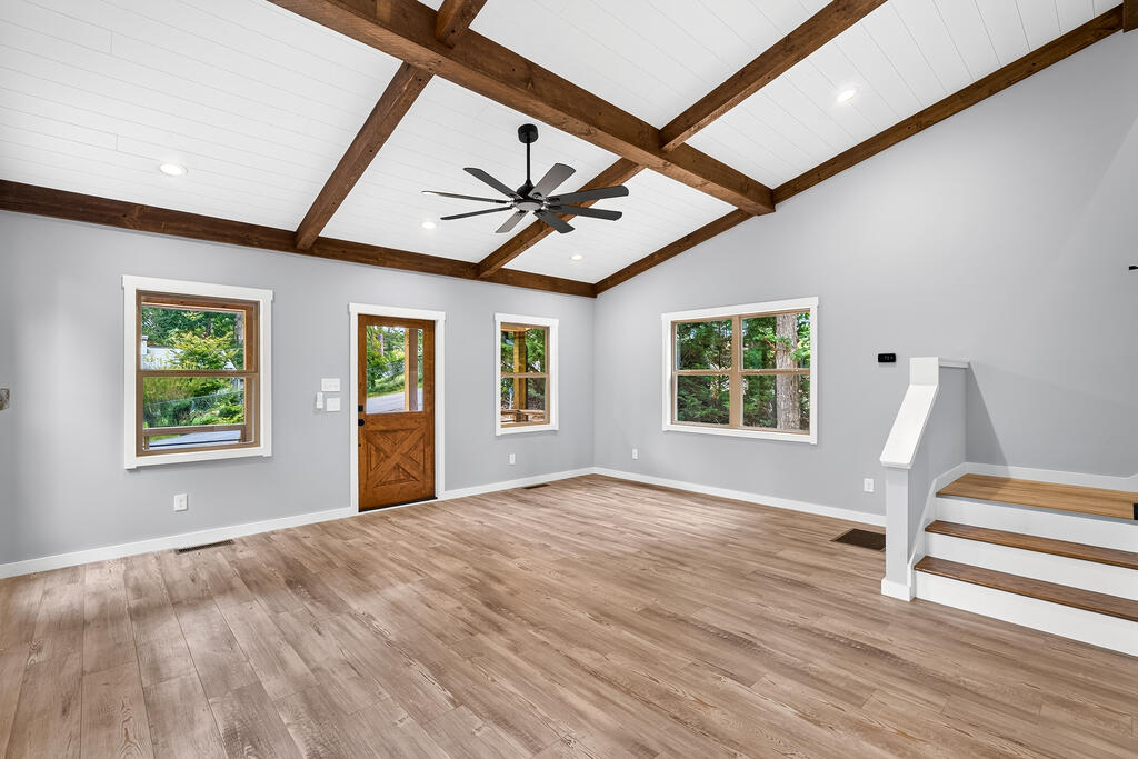 287 Lakeview Circle