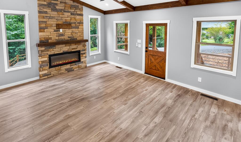 287 Lakeview Circle