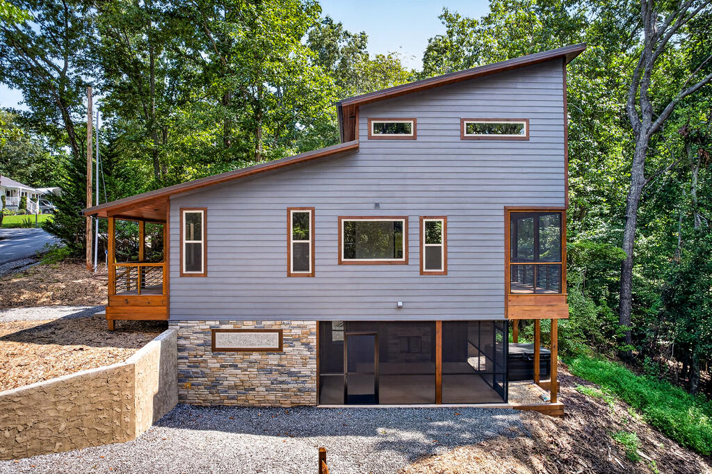 287 Lakeview Circle