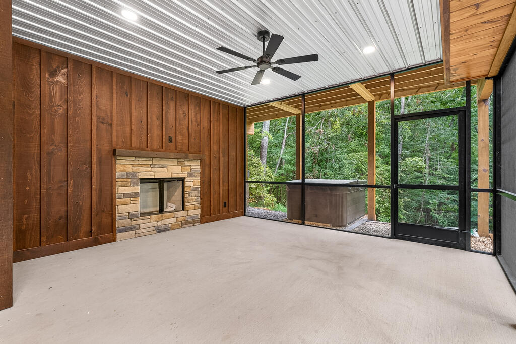 287 Lakeview Circle