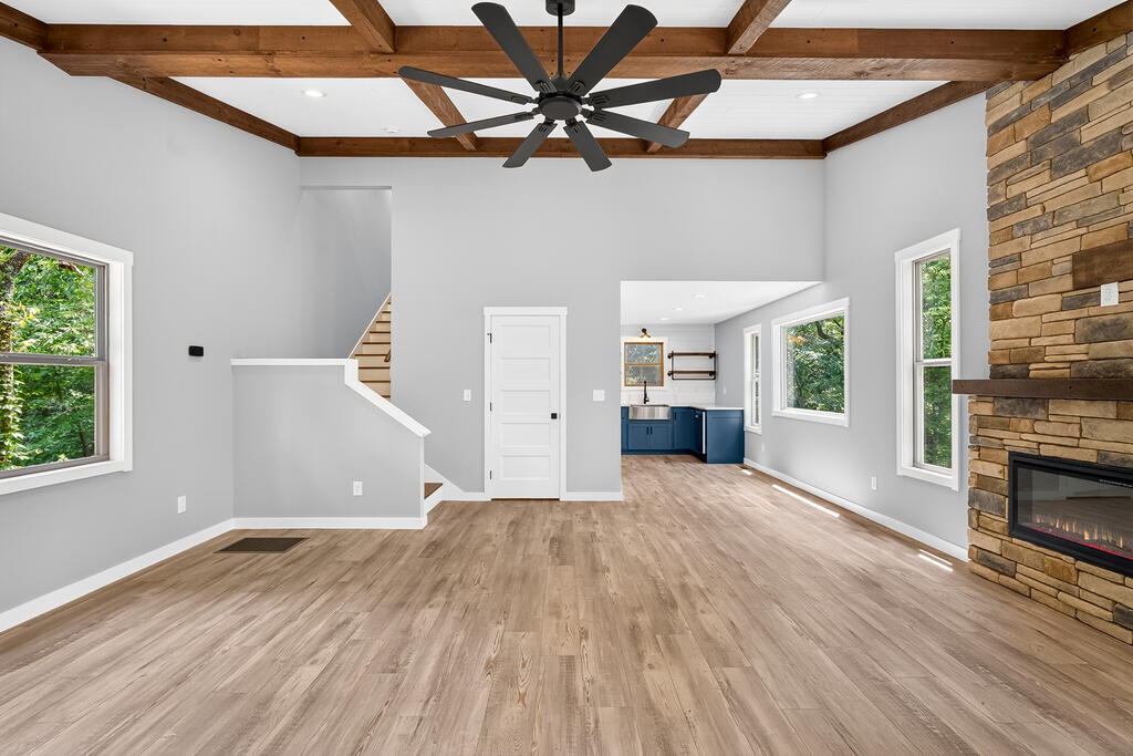 287 Lakeview Circle
