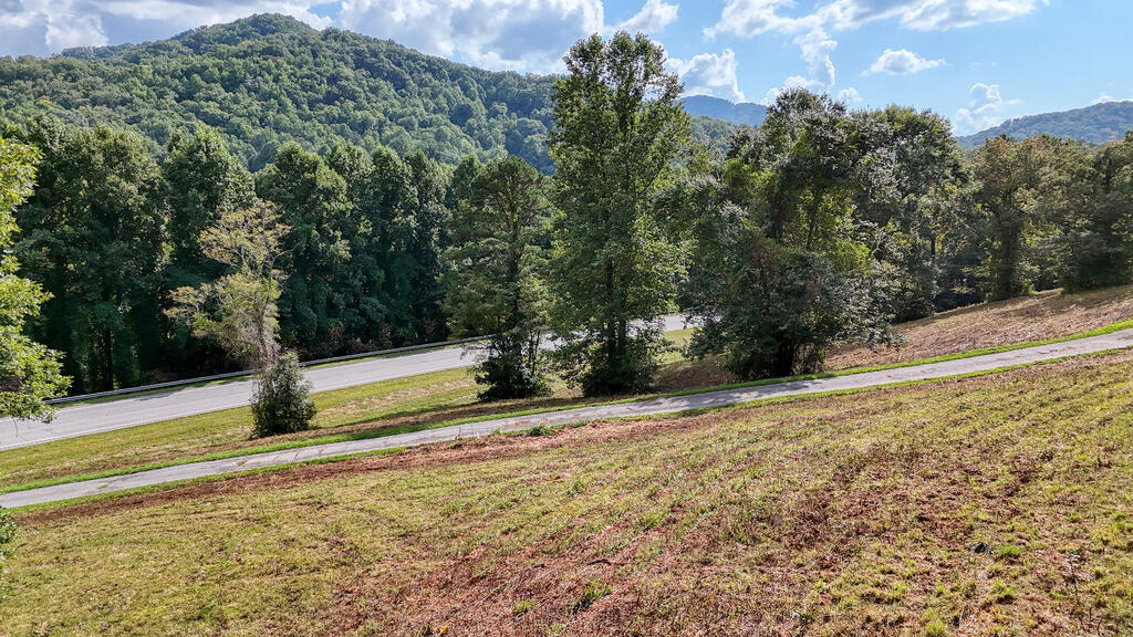 5.93 AC Hwy 64
