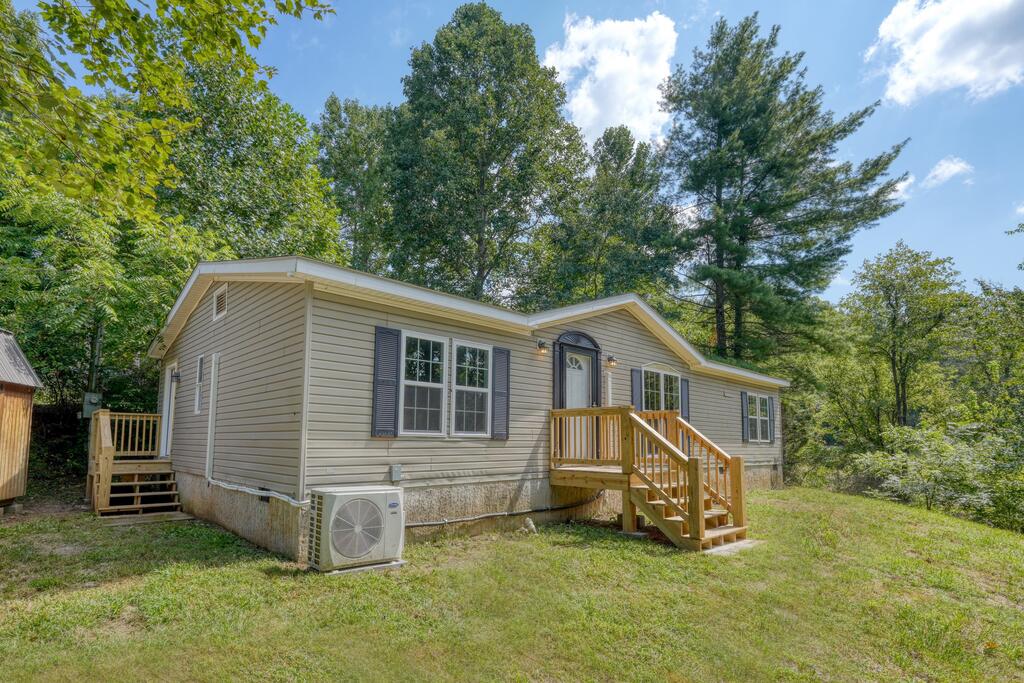 48 Green Trail