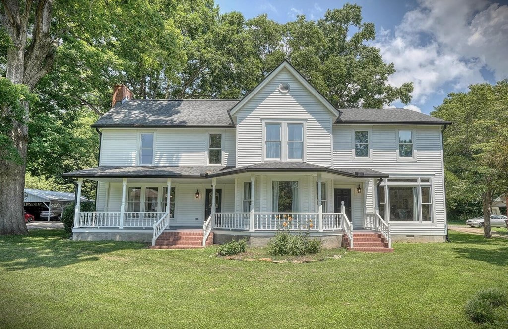 1007 Valley River Avenue