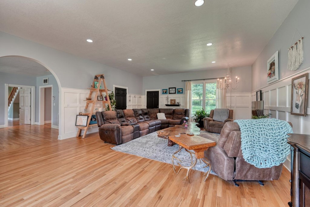 1007 Valley River Avenue