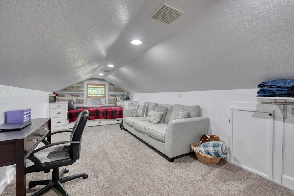 1007 Valley River Avenue