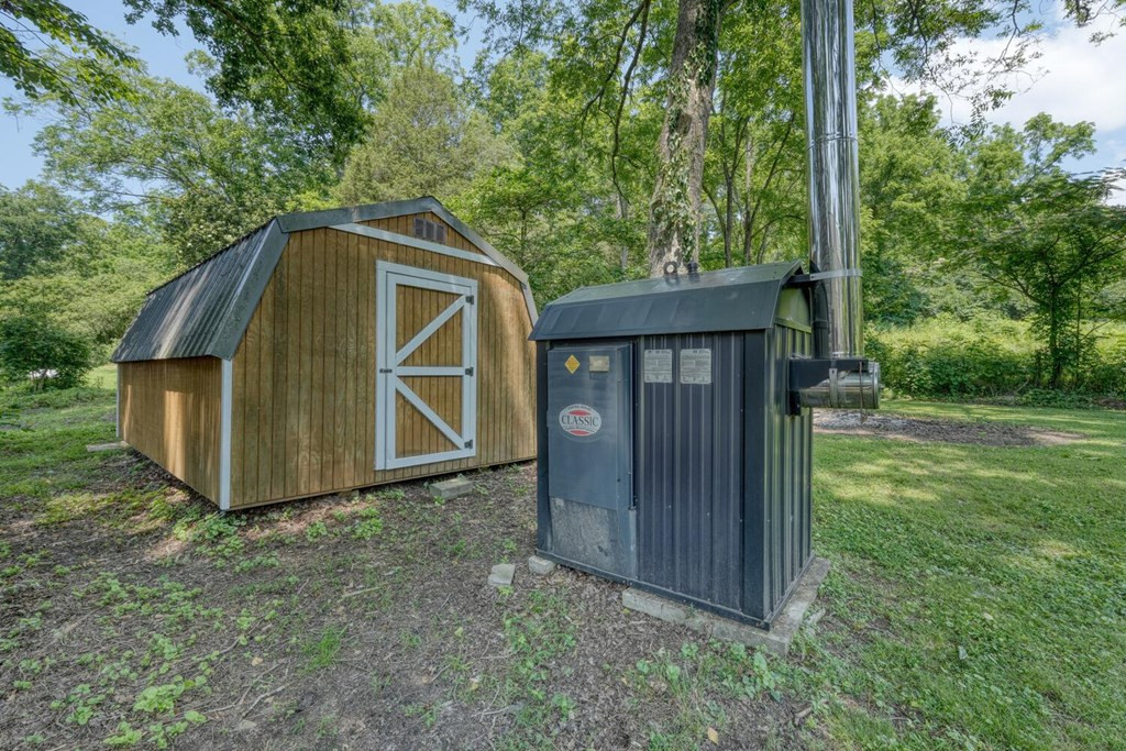 1007 Valley River Avenue