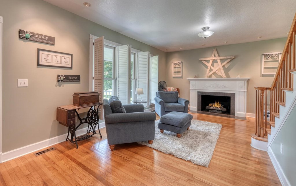 1007 Valley River Avenue