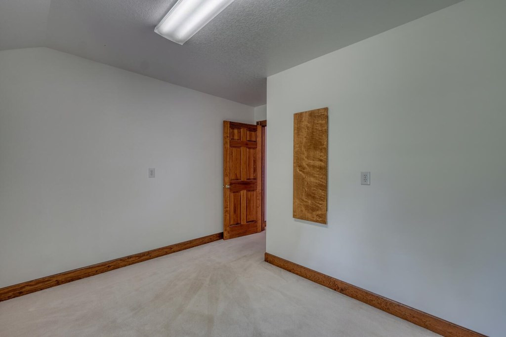 1007 Valley River Avenue